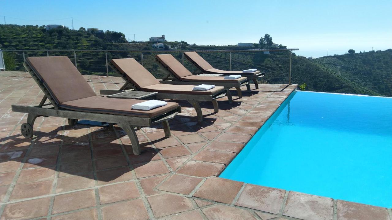Villa Perla Blanca Sayalonga Extérieur photo